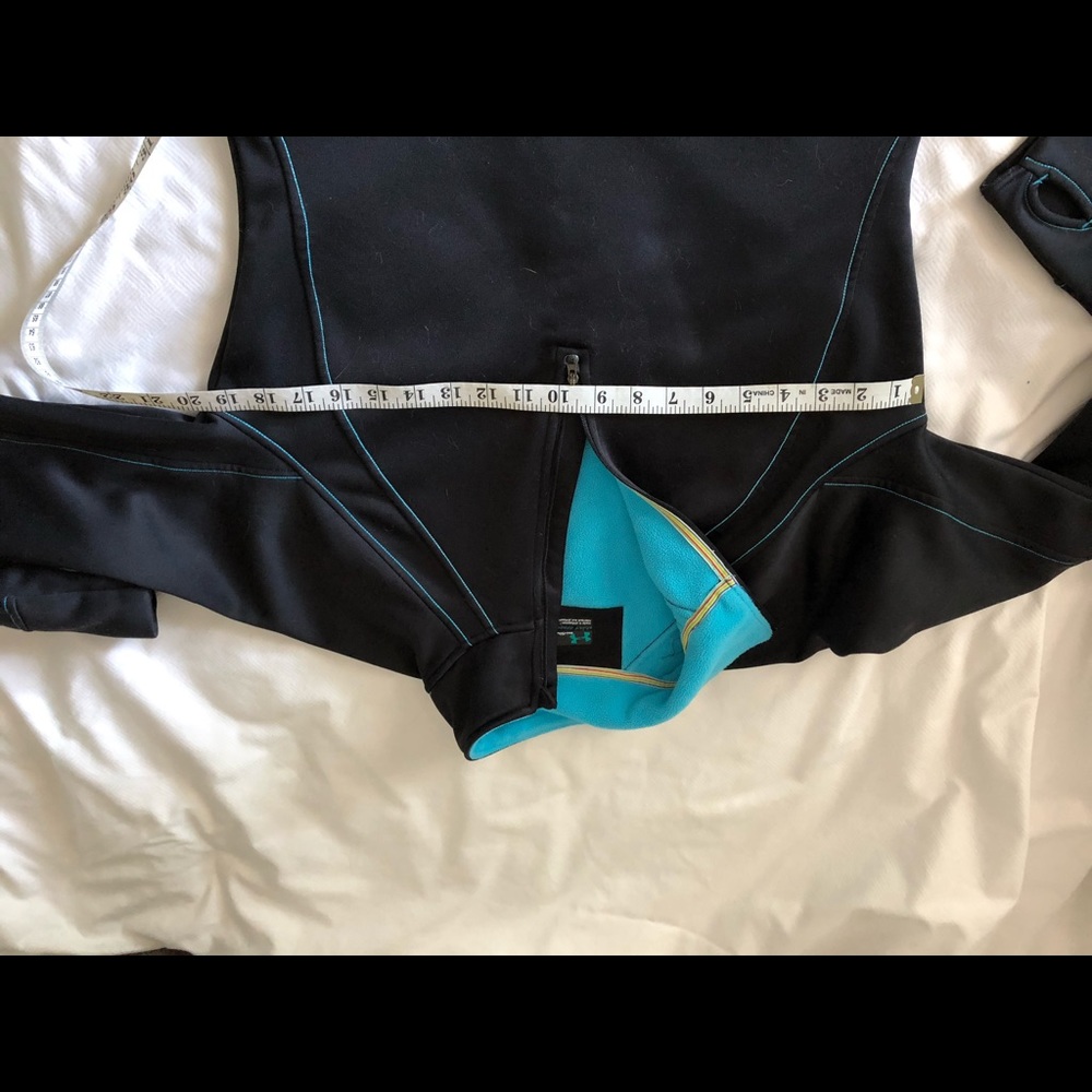 Under Armour 1/2 zip fleece. Medium - Picture 6 of 6